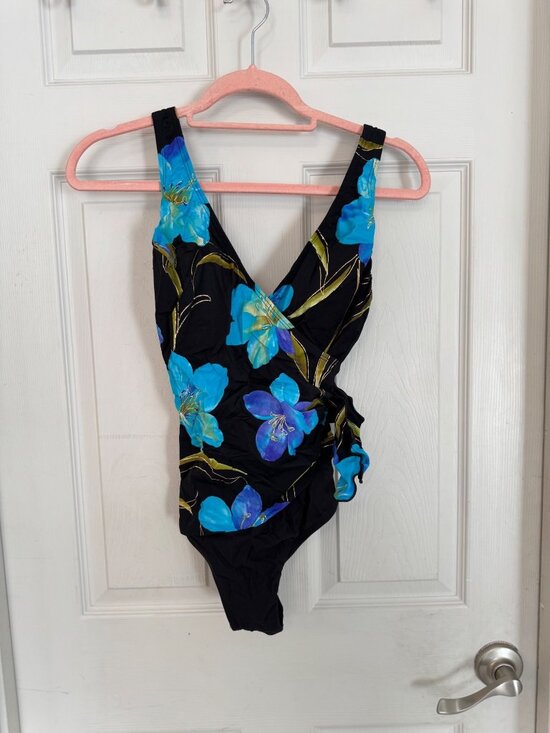 Great Lengths Swim Other - Vintage Great Lengths Swimsuit Black & Blue Floral One Piece 90s Slimming 10